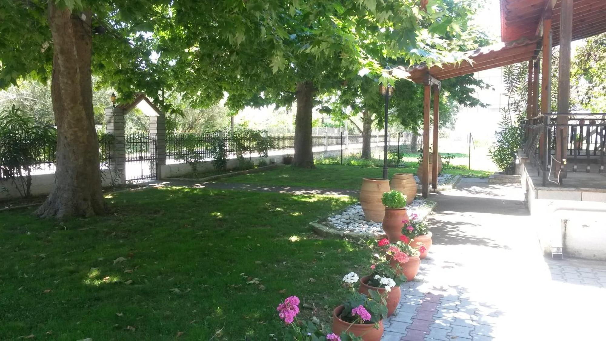 Villa Maria Ofrinion Bagian luar foto